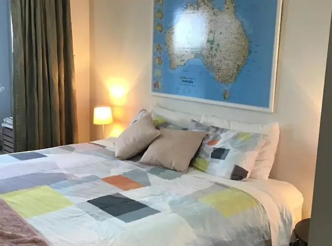 Cairns City Bed&Breakfast Homestay